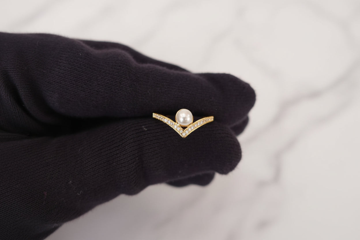 Luxury 92.5 Sterling Silver Gold Coated Pearl & Chevron "Aura" Ring