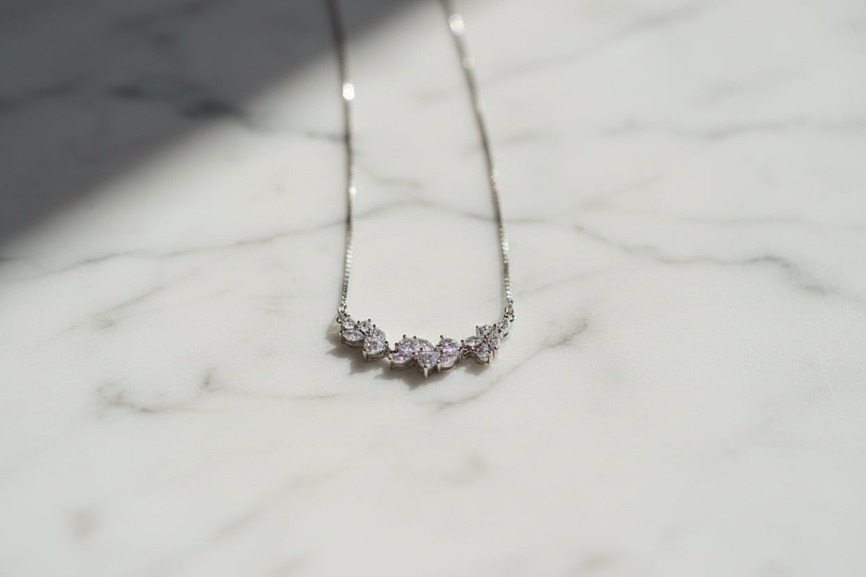 Luxury 92.5 Sterling Silver Interlocking Quatrefoil Clover Necklace