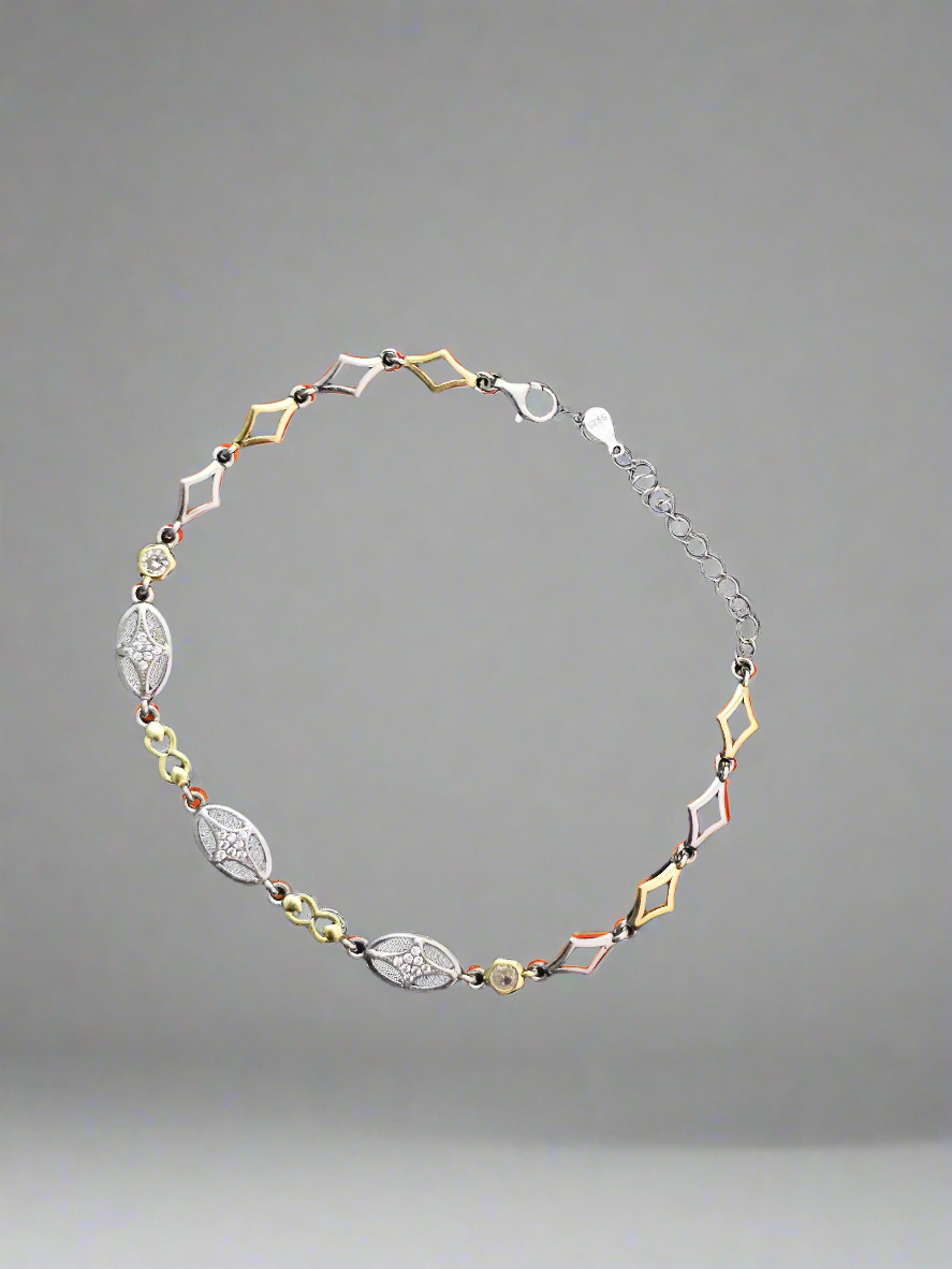 Elegant Two-Tone Geometric Link Bracelet with Cubic Zirconia Accents for Girls