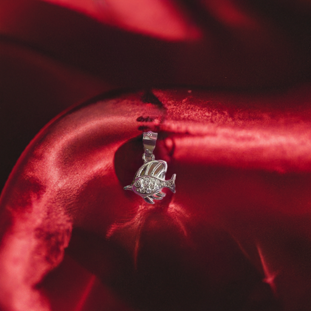 Graceful Silver Angelfish Pendant with CZ Detailing – Nature-Inspired Jewellery