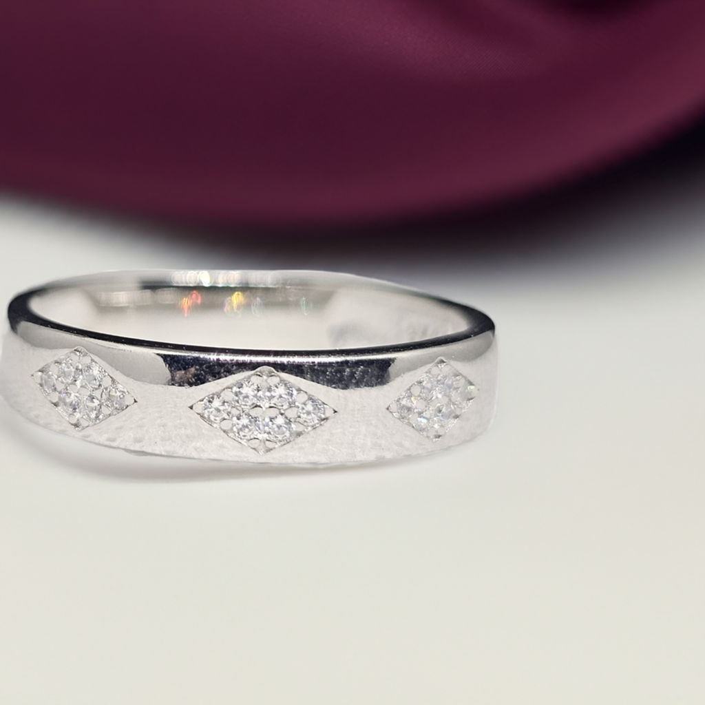 Unisex Silver Ring with White CZ Stones - Modern and Minimalist Design