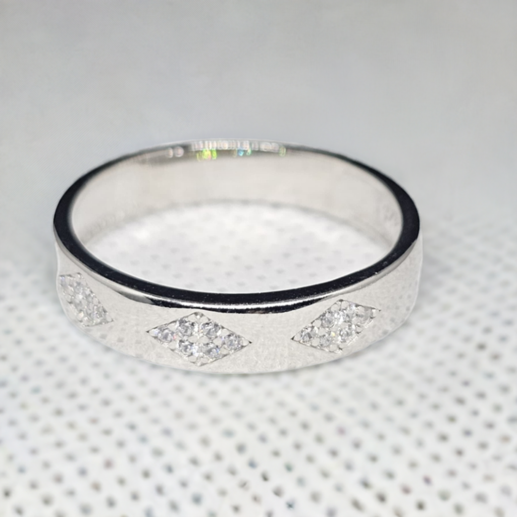 Unisex Silver Ring with White CZ Stones - Modern and Minimalist Design