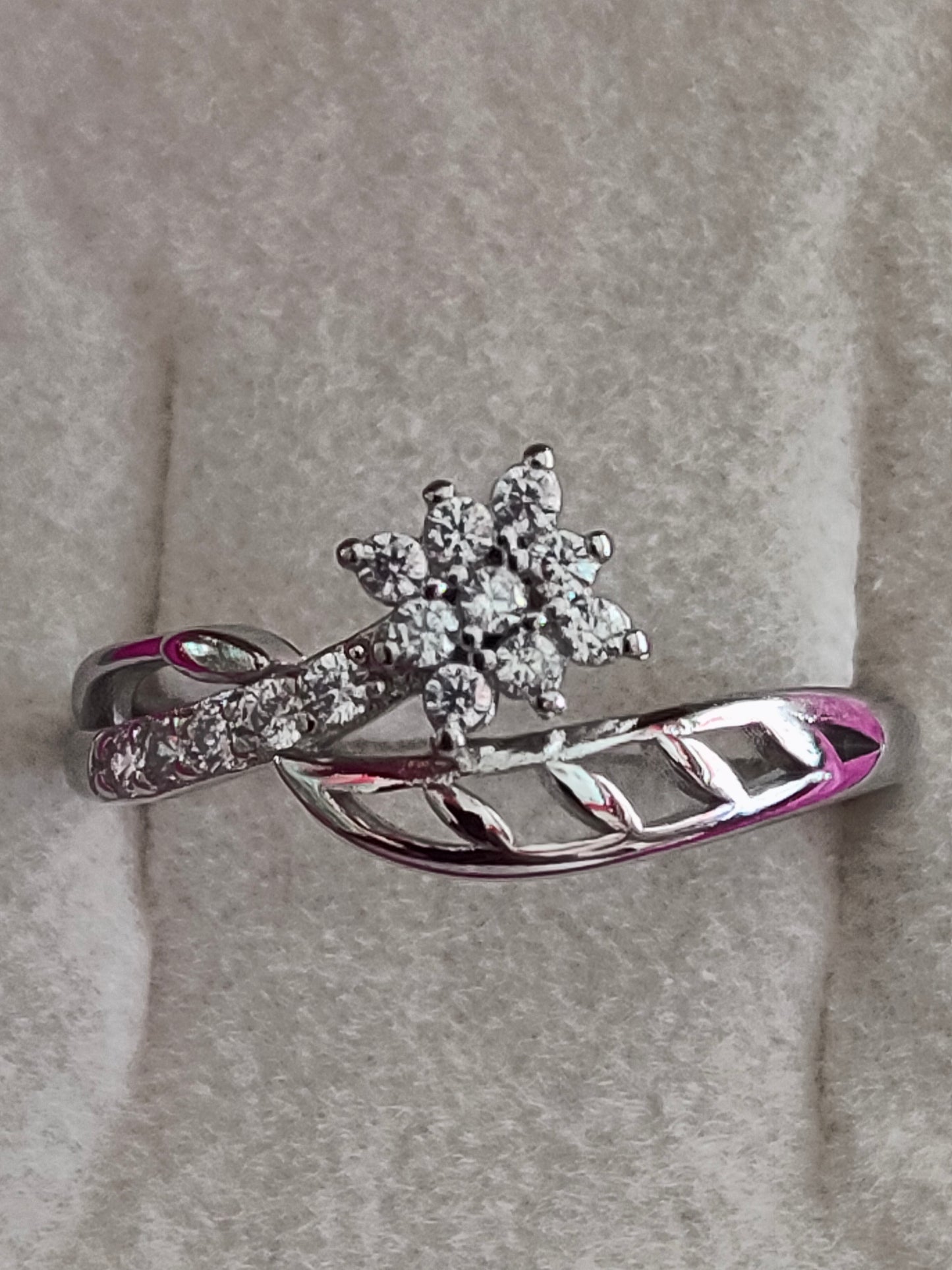 Pure Silver Flower Ring with Shiny White Stones