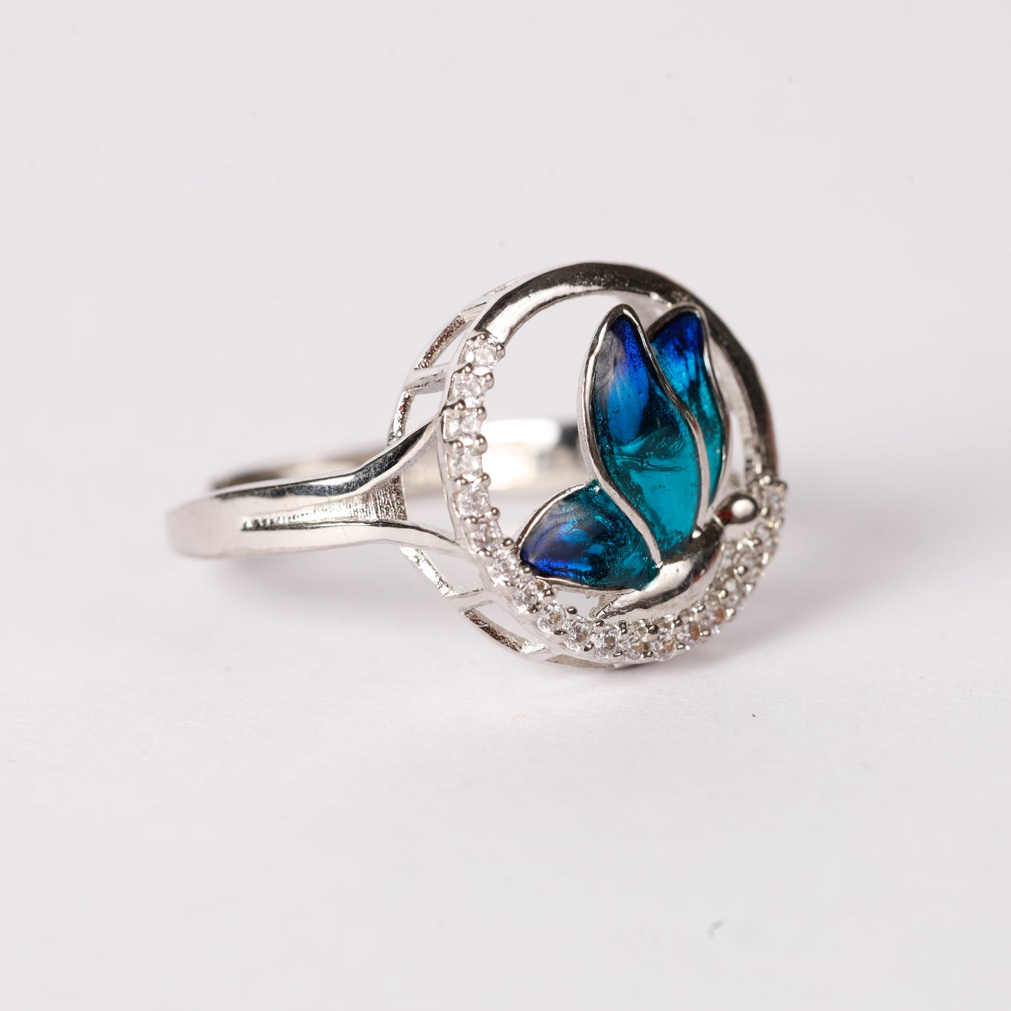 Butterfly Feeding Diamond Ring