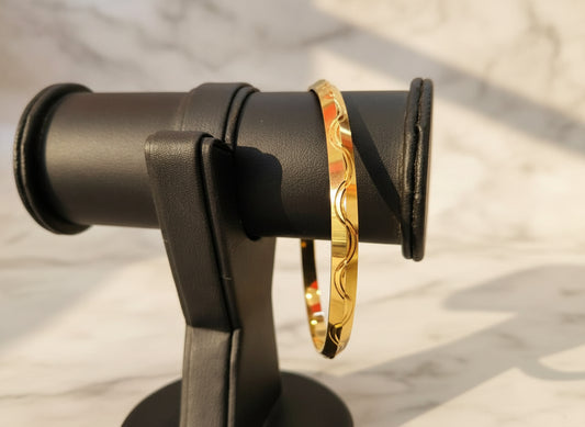 Elegant Gold Kada with Wave Design