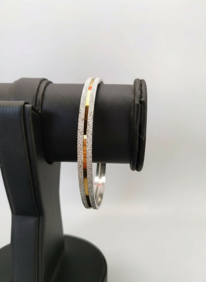 Elegant Dual-Tone Textured and Gold line kada for Men