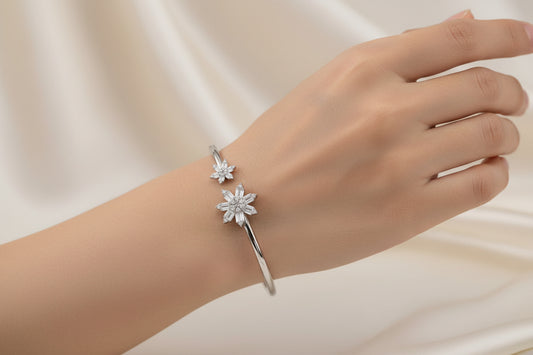 Luxury 92.5 Sterling Silver Snowflake Open-End Bangle