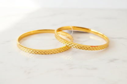 Gold Plated 92.5 Sterling Silver Sleek Diamond-Cut Kada
