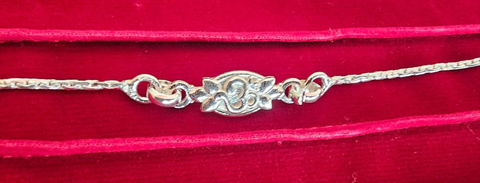 flower_om_rakhi