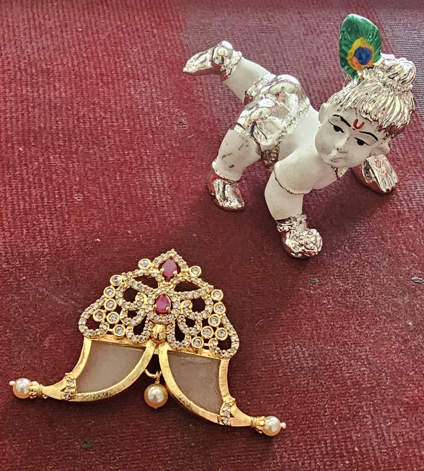 Traditional Tiger Nail Gold Plated Pendant with Stones & Pearls