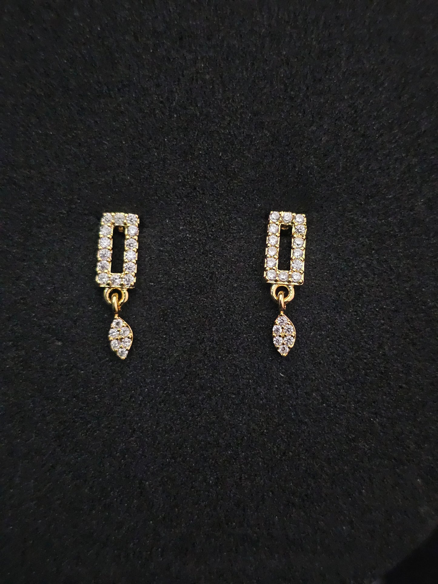 Pure 92.5 Silver Dazzling Rectangular Drop Earrings